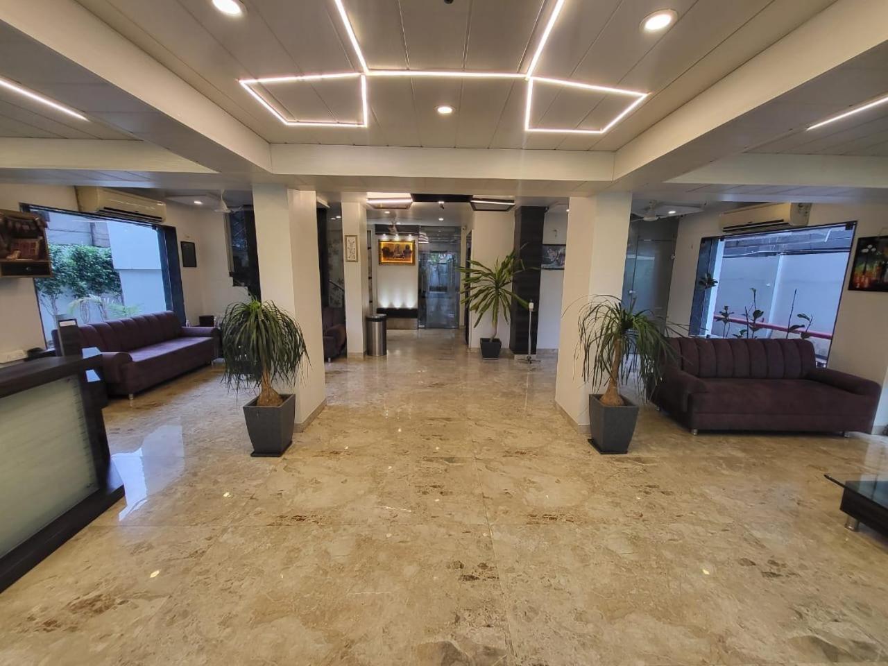 Hotel Nirvana Residency Nagpur Exteriör bild